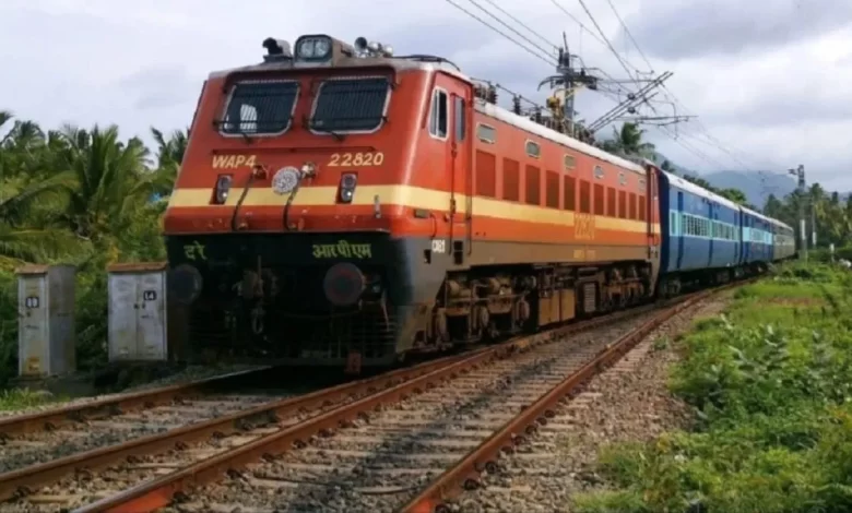 नवरात्रि के लिए रेलवे की तैयारी पूरी, डोंगरगढ़ स्टेशन पर इन ट्रेनों का ठहराव नवरात्रि के लिए रेलवे की तैयारी पूरी, डोंगरगढ़ स्टेशन पर इन ट्रेनों का ठहराव