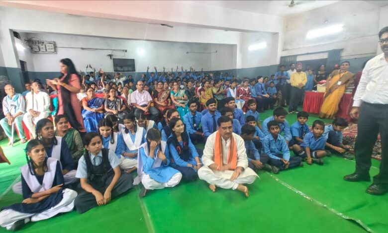 केंद्रीय राज्यमंत्री साहू ने की सेवा पखवाड़े की शुरुआत केंद्रीय राज्यमंत्री साहू ने की सेवा पखवाड़े की शुरुआत
