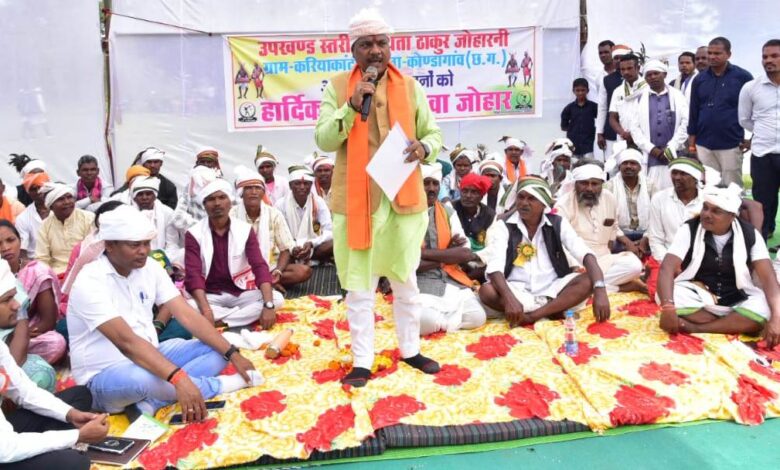 गायता ठाकुर जोहारनी कार्यक्रम में शामिल हुए वन मंत्री, सुख समृद्धि की कामना की गायता ठाकुर जोहारनी कार्यक्रम में शामिल हुए वन मंत्री, सुख समृद्धि की कामना की