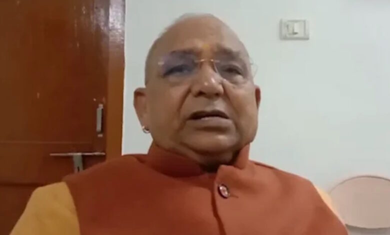 “RSS पूर्व प्रचारक का आरोप: ‘कलेक्टर किसी का दामाद, इसलिए नहीं हटाया जा रहा’, ननकीराम कंवर को मिला समर्थन” “RSS पूर्व प्रचारक का आरोप: ‘कलेक्टर किसी का दामाद, इसलिए नहीं हटाया जा रहा’, ननकीराम कंवर को मिला समर्थन”