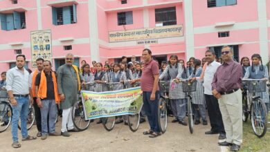 महराजपुर में 59 बालिकाओं को निशुल्क साइकिल वितरण महराजपुर में 59 बालिकाओं को निशुल्क साइकिल वितरण