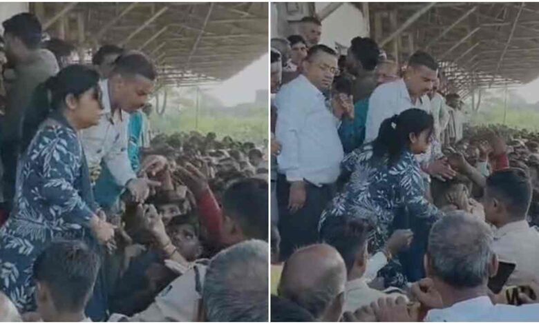 खाद वितरण के दौरान तहसीलदार का किसान को थप्पड़, देवरी में हंगामा खाद वितरण के दौरान तहसीलदार का किसान को थप्पड़, देवरी में हंगामा