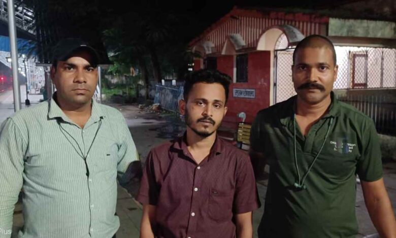 10 लाख की फिरौती के लिए रची खुद के अपहरण की साजिश, युवक पेंड्रा से गिरफ्तार 10 लाख की फिरौती के लिए रची खुद के अपहरण की साजिश, युवक पेंड्रा से गिरफ्तार