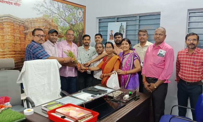 भूपेश बघेल से मिलने पर कांग्रेस पर्यवेक्षक पर कार्रवाई, भाजपा ने उठाए सवाल: “अब क्या कांग्रेस को बघेल से एलर्जी हो गई है?” भूपेश बघेल से मिलने पर कांग्रेस पर्यवेक्षक पर कार्रवाई, भाजपा ने उठाए सवाल: “अब क्या कांग्रेस को बघेल से एलर्जी हो गई है?”