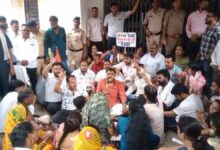 नैला नगर पालिका में भ्रष्टाचार आरोप पर कांग्रेस पार्षदों का विरोध