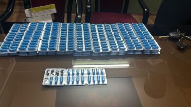 बिलासपुर में 698 नशीली कैप्सूल के साथ तस्कर गिरफ्तार, पुलिस की बड़ी कार्रवाई बिलासपुर में 698 नशीली कैप्सूल के साथ तस्कर गिरफ्तार, पुलिस की बड़ी कार्रवाई