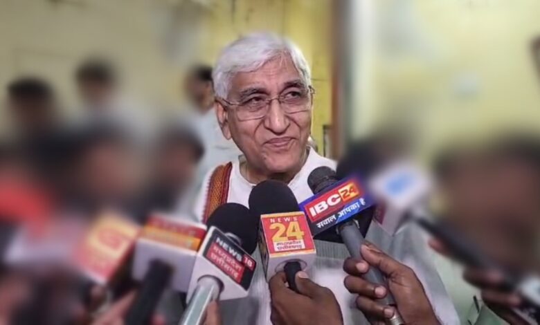 टी.एस. सिंहदेव का बयान: मुख्यमंत्री पद की इच्छा और सामूहिक नेतृत्व पर जोर टी.एस. सिंहदेव का बयान: मुख्यमंत्री पद की इच्छा और सामूहिक नेतृत्व पर जोर
