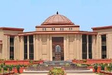 सार्वजानिक रास्ते पर अवैध कब्जा हाईकोर्ट ने लिया संज्ञान सार्वजानिक रास्ते पर अवैध कब्जा हाईकोर्ट ने लिया संज्ञान