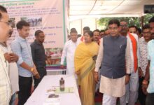किसान हैं विकसित भारत की रीढ़, तिलहन उत्पादन से बढ़ेगी आत्मनिर्भरता: टंकराम किसान हैं विकसित भारत की रीढ़, तिलहन उत्पादन से बढ़ेगी आत्मनिर्भरता: टंकराम