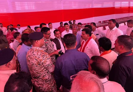 बस्तर दौरे से पहले डिप्टी सीएम विजय शर्मा ने कार्यक्रम स्थल का लिया जायजा बस्तर दौरे से पहले डिप्टी सीएम विजय शर्मा ने कार्यक्रम स्थल का लिया जायजा