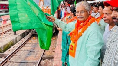 स्पेशल ट्रेन से 850 भाव-विभोर श्रद्धालु अयोध्या धाम के लिए हुए रवाना स्पेशल ट्रेन से 850 भाव-विभोर श्रद्धालु अयोध्या धाम के लिए हुए रवाना