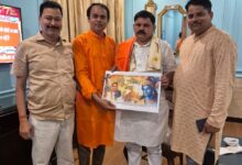 केंद्रीय मंत्री सतीश चंद्र दुबे ने लुकेश ठाकुर के अयोध्या धाम एल्बम का किया विमोचन केंद्रीय मंत्री सतीश चंद्र दुबे ने लुकेश ठाकुर के अयोध्या धाम एल्बम का किया विमोचन