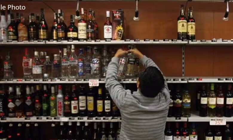 दीपावली पर रायपुर में 61 करोड़ की शराब बिक्री दीपावली पर रायपुर में 61 करोड़ की शराब बिक्री