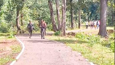 अंतागढ़ में 20 नक्सली आत्मसमर्पण, नक्सलमुक्ति की दिशा में बड़ा कदम अंतागढ़ में 20 नक्सली आत्मसमर्पण, नक्सलमुक्ति की दिशा में बड़ा कदम
