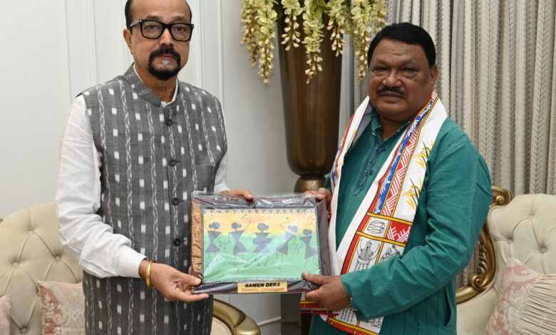 राज्यपाल से जनजातीय मामलों के केन्द्रीय मंत्री ओराम ने की भेंट राज्यपाल से जनजातीय मामलों के केन्द्रीय मंत्री ओराम ने की भेंट