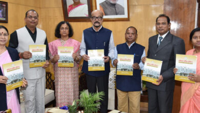 राज्यपाल को लोक सेवा आयोग की अध्यक्ष ने वार्षिक प्रतिवेदन सौंपा राज्यपाल को लोक सेवा आयोग की अध्यक्ष ने वार्षिक प्रतिवेदन सौंपा