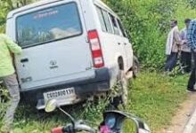 नायब तहसीलदार की गाड़ी ने बाइक सवार दो को ठोका, घायल नायब तहसीलदार की गाड़ी ने बाइक सवार दो को ठोका, घायल