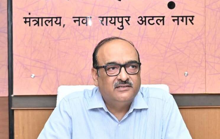 सीएस ने बैठक लेकर विभागीय सचिवों से काम-काज की ली जानकारी सीएस ने बैठक लेकर विभागीय सचिवों से काम-काज की ली जानकारी