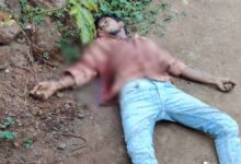 मातर देखने पहुंचे युवक की खून से सनी लाश मिली मातर देखने पहुंचे युवक की खून से सनी लाश मिली