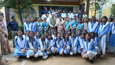 कस्तूरबा गांधी बालिका आवासीय विद्यालय रजपुरीकला पहुंचे राज्यपाल