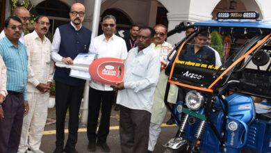 राज्यपाल ने सरस्वती शिक्षा संस्थान को प्रदान किए चार ई-रिक्शे राज्यपाल ने सरस्वती शिक्षा संस्थान को प्रदान किए चार ई-रिक्शे