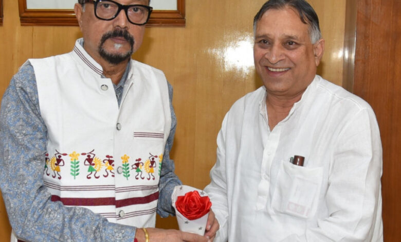 राज्यपाल से दिव्यांगजन वित्त विकास निगम के अध्यक्ष ने की भेंट राज्यपाल से दिव्यांगजन वित्त विकास निगम के अध्यक्ष ने की भेंट