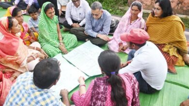 विशेष ग्रामसभा में नोडल अधिकारी से ग्रामीणों ने माँगा पानी, सड़क, स्कूल, अस्पताल और निर्बाध बिजली