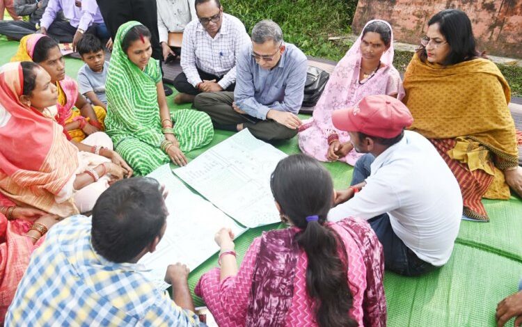 विशेष ग्रामसभा में नोडल अधिकारी से ग्रामीणों ने माँगा पानी, सड़क, स्कूल, अस्पताल और निर्बाध बिजली विशेष ग्रामसभा में नोडल अधिकारी से ग्रामीणों ने माँगा पानी, सड़क, स्कूल, अस्पताल और निर्बाध बिजली