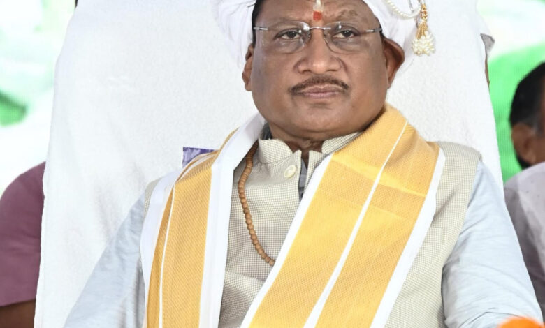 गुरु घासीदास बाबा के आदर्शों पर चलकर बनाएंगे विकसित छत्तीसगढ़ : सीएम गुरु घासीदास बाबा के आदर्शों पर चलकर बनाएंगे विकसित छत्तीसगढ़ : सीएम