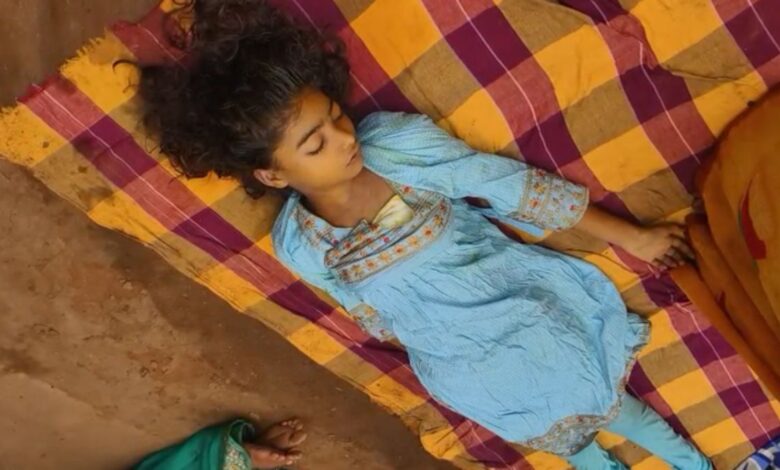 स्वामी आत्मानंद स्कूल में पीलिया का कहर: एक छात्रा की मौत, कई बच्चे बीमार स्वामी आत्मानंद स्कूल में पीलिया का कहर: एक छात्रा की मौत, कई बच्चे बीमार