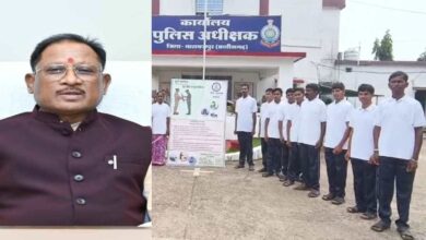 नारायणपुर में 16 माओवादियों ने किया आत्मसमर्पण, मुख्यधारा में लौटने का लिया निर्णय नारायणपुर में 16 माओवादियों ने किया आत्मसमर्पण, मुख्यधारा में लौटने का लिया निर्णय