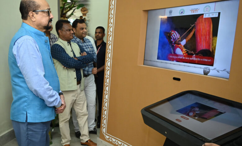 राज्यपाल ने जनजातीय संग्रहालय का लिया जायजा राज्यपाल ने जनजातीय संग्रहालय का लिया जायजा