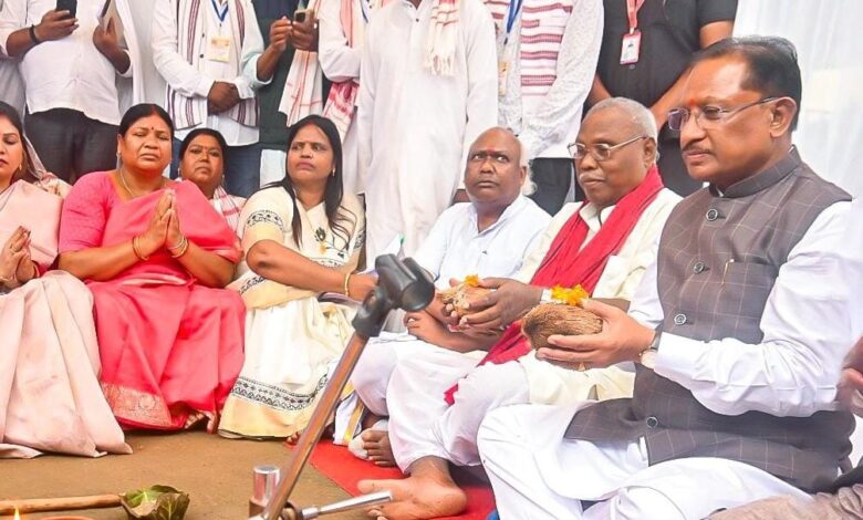 बाबा कार्तिक उरांव ने जनजातीय समाज के उत्थान के लिए अपना जीवन किया समर्पित: सीएम बाबा कार्तिक उरांव ने जनजातीय समाज के उत्थान के लिए अपना जीवन किया समर्पित: सीएम