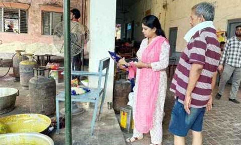 खाद्य व औषधि प्रशासन ने चलाया जाँच अभियान, 95 सैंपल कलेक्ट किया खाद्य व औषधि प्रशासन ने चलाया जाँच अभियान, 95 सैंपल कलेक्ट किया