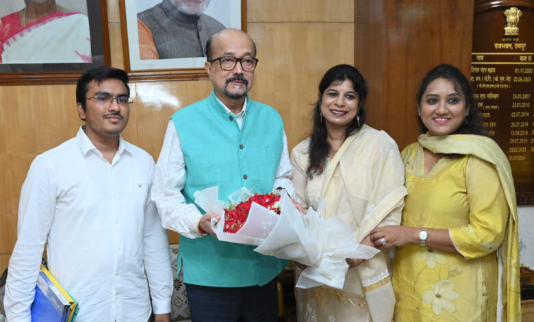 राज्यपाल से अखिल भारतीय व्यापारिक परिसंघ महिला इकाई ने सौजन्य भेंट की राज्यपाल से अखिल भारतीय व्यापारिक परिसंघ महिला इकाई ने सौजन्य भेंट की