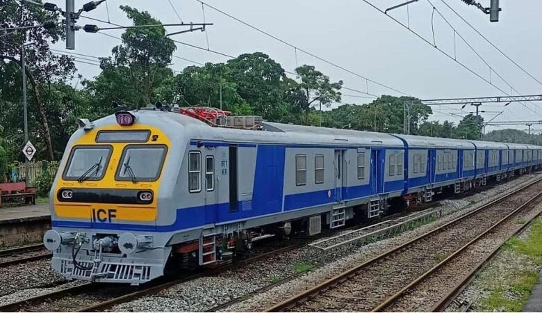 चलती ट्रेन से गिरा युवक, गंभीर रूप से घायल चलती ट्रेन से गिरा युवक, गंभीर रूप से घायल