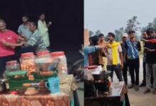नशे में धुत पुलिसकर्मियों की चौकी के सामने पिटाई, वीडियो वायरल नशे में धुत पुलिसकर्मियों की चौकी के सामने पिटाई, वीडियो वायरल