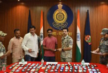 धनतेरस पर दंतेवाड़ा पुलिस की अनोखी सौगात: 107 गुम मोबाइल लौटाए, सायबर जागरूकता अभियान भी शुरू धनतेरस पर दंतेवाड़ा पुलिस की अनोखी सौगात: 107 गुम मोबाइल लौटाए, सायबर जागरूकता अभियान भी शुरू