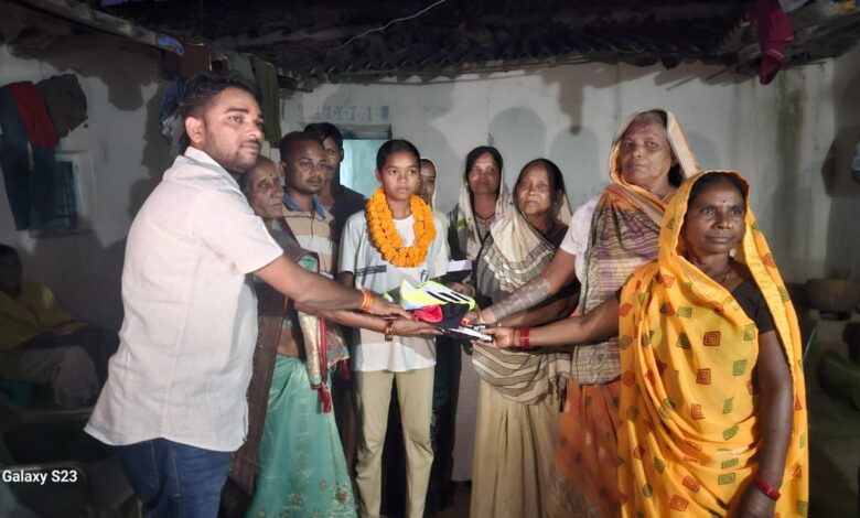 पूनम सिंह आर्माे नेशनल फुटबॉल टीम के लिए चयनित पूनम सिंह आर्माे नेशनल फुटबॉल टीम के लिए चयनित