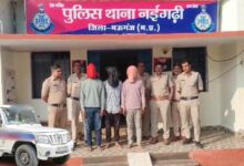 “पुलिस बनकर अपहरण और लूट: मऊगंज में बोलेरो सवार लुटेरों का कारनामा” “पुलिस बनकर अपहरण और लूट: मऊगंज में बोलेरो सवार लुटेरों का कारनामा”