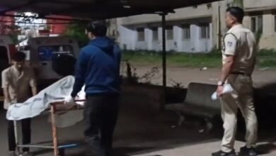 चलती ट्रेन में युवक की 51 बार चाकू से हत्या चलती ट्रेन में युवक की 51 बार चाकू से हत्या