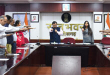 राजभवन के अधिकारियों-कर्मचारियों ने ईमानदारी और पारदर्शिता की शपथ ली राजभवन के अधिकारियों-कर्मचारियों ने ईमानदारी और पारदर्शिता की शपथ ली