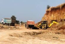 रेत का अवैध उत्खनन करते 6 वाहन जप्त