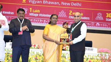 राष्ट्रपति ने डॉ. ललित शुक्ला को किया सम्मानित राष्ट्रपति ने डॉ. ललित शुक्ला को किया सम्मानित