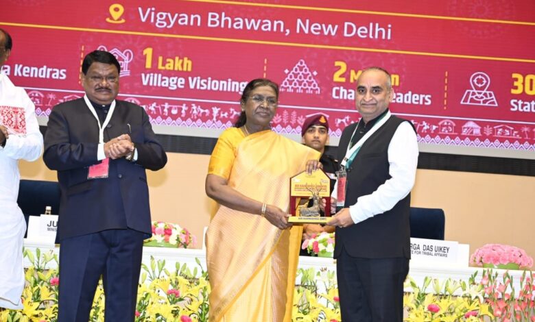 राष्ट्रपति ने डॉ. ललित शुक्ला को किया सम्मानित राष्ट्रपति ने डॉ. ललित शुक्ला को किया सम्मानित