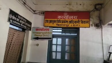 रिश्वतखोर बाबू एसीबी के जाल में फंसा रिश्वतखोर बाबू एसीबी के जाल में फंसा