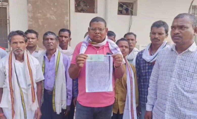 बालोद में मजदूरों को 2024 की मजदूरी नहीं मिली, कलेक्टर से मदद की मांग बालोद में मजदूरों को 2024 की मजदूरी नहीं मिली, कलेक्टर से मदद की मांग