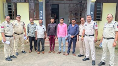 रायपुर में दो यार्डों से अवैध डीजल-पेट्रोल जब्त, 9 आरोपी गिरफ्तार रायपुर में दो यार्डों से अवैध डीजल-पेट्रोल जब्त, 9 आरोपी गिरफ्तार