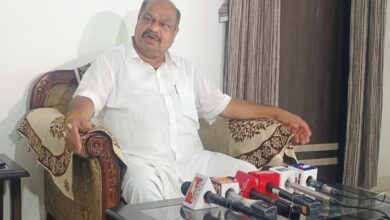 पुरंदर ने भूपेश बघेल पर कसा तंज, कांग्रेस पर भी बरसे पुरंदर ने भूपेश बघेल पर कसा तंज, कांग्रेस पर भी बरसे