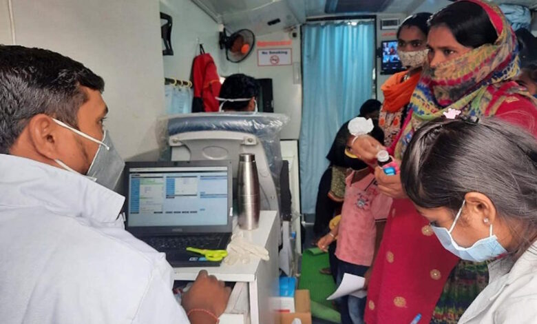 मोबाइल मेडिकल यूनिटों की बिगड़ती व्यवस्था: डॉक्टरों की कमी से स्वास्थ्य सेवाएं प्रभावित मोबाइल मेडिकल यूनिटों की बिगड़ती व्यवस्था: डॉक्टरों की कमी से स्वास्थ्य सेवाएं प्रभावित